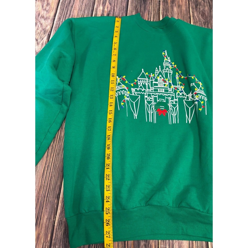 Sweatshirt Mens L/G Green Castle Christmas Graphic Print Preshrunk Pullover - Picture 4 of 12
